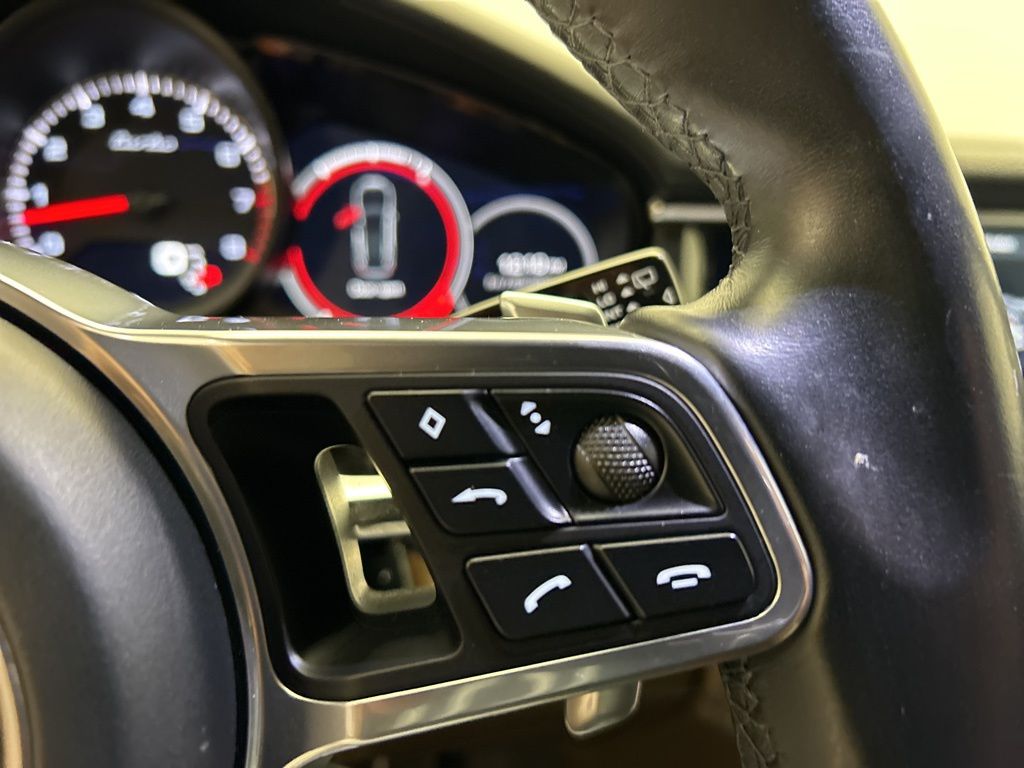 Thumbnail: 2018 Porsche Panamera - 15