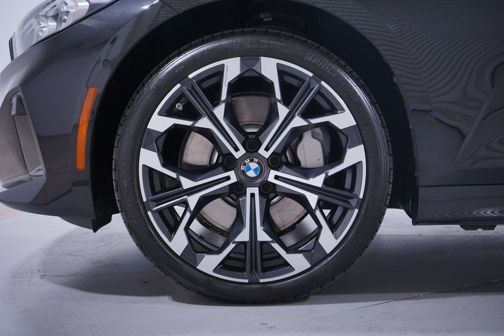 Thumbnail: 2025 BMW 3 Series - 2