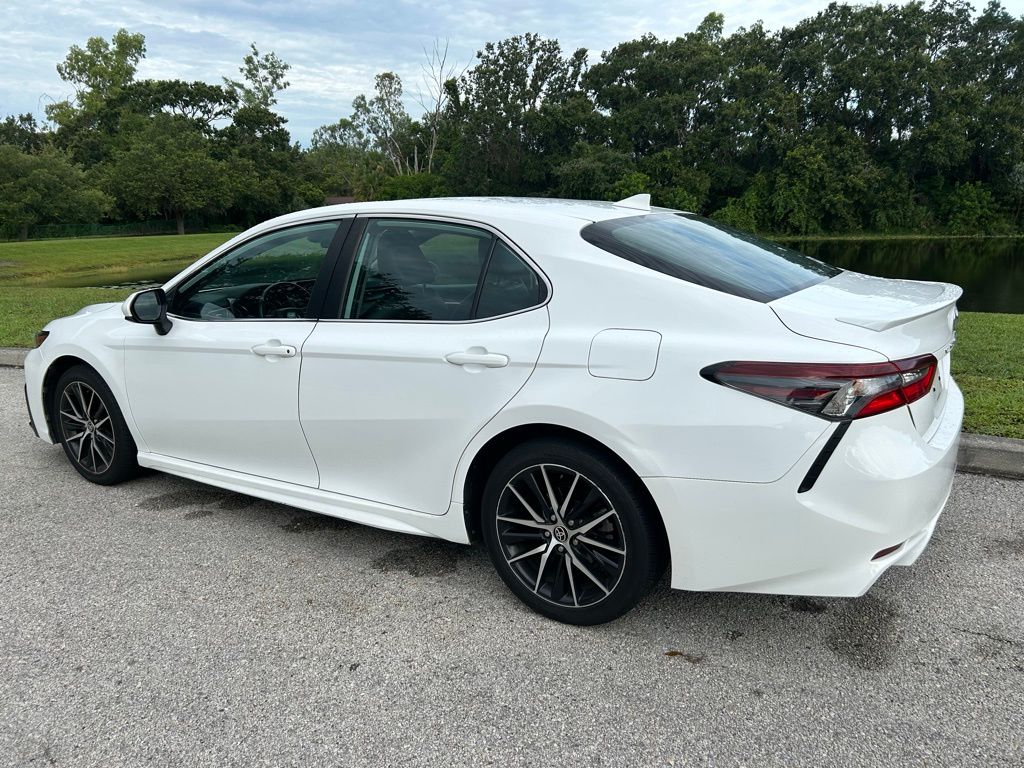 Thumbnail: 2021 Toyota Camry - 3