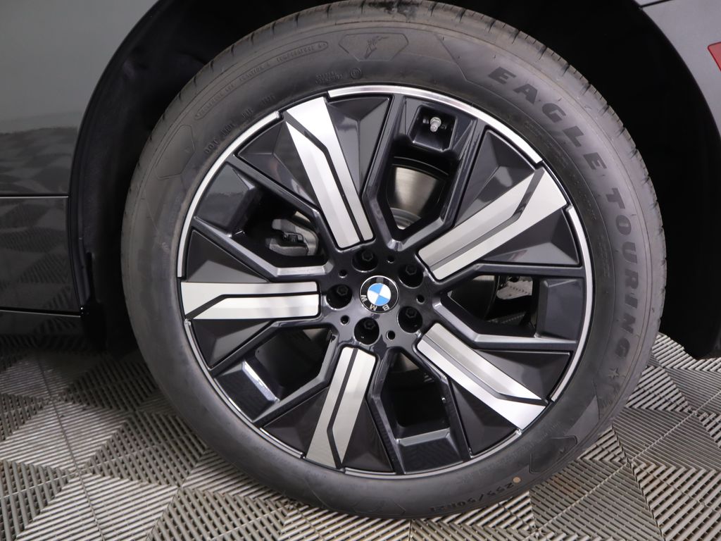 Thumbnail: 2026 BMW iX - 31