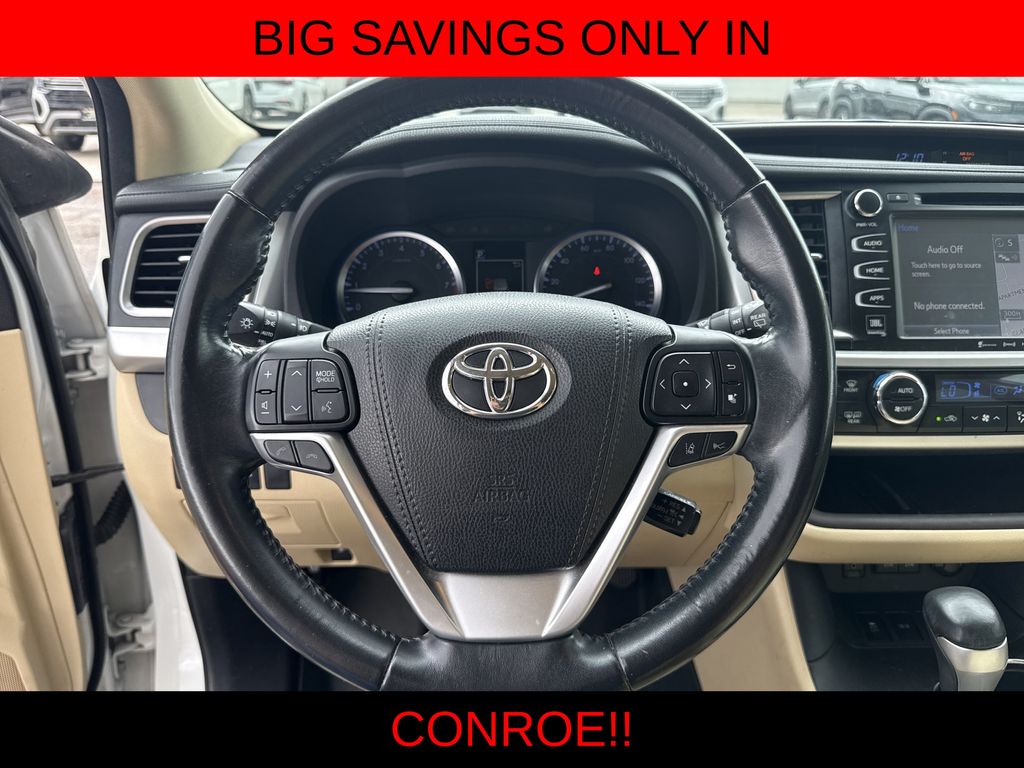 2018 Toyota Highlander Limited White at Community Kia