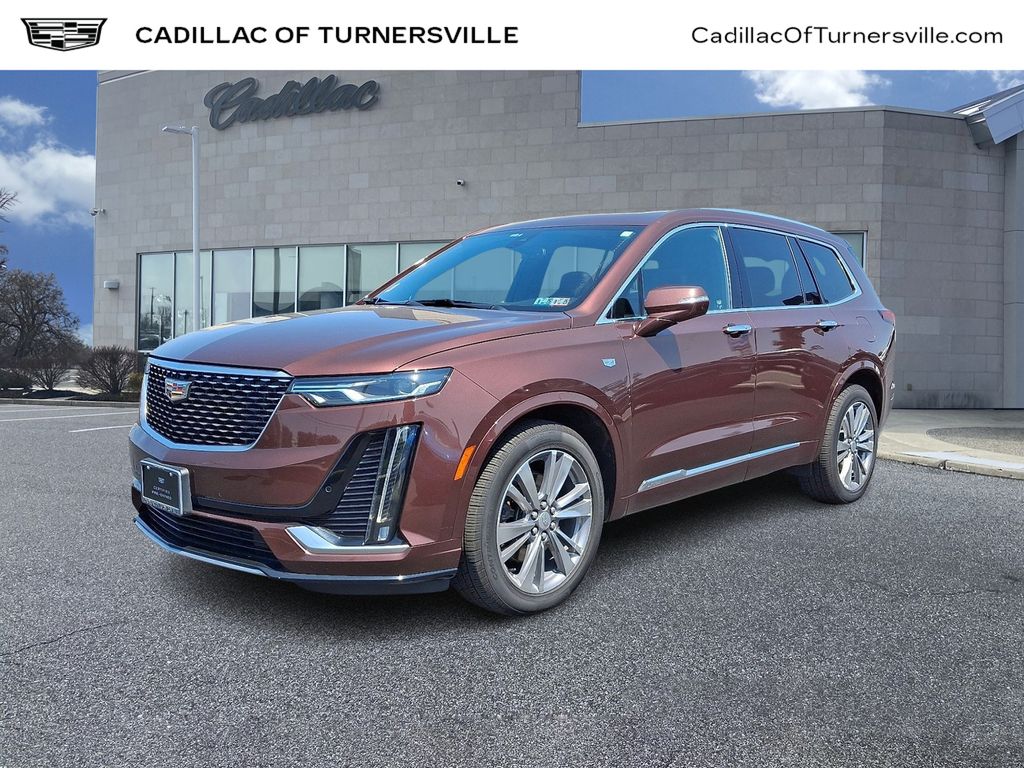 Thumbnail: 2022 Cadillac XT6 - 1