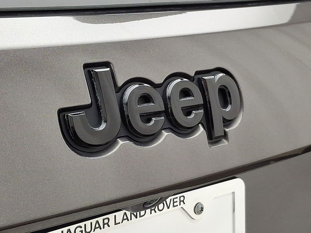 Thumbnail: 2021 Jeep Grand Cherokee - 30