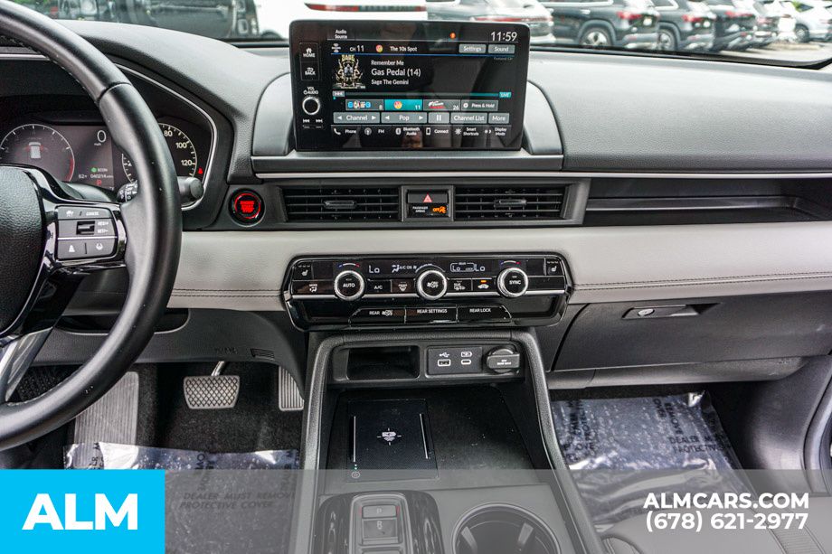 Used 2025 Silver Honda EX-L image 42