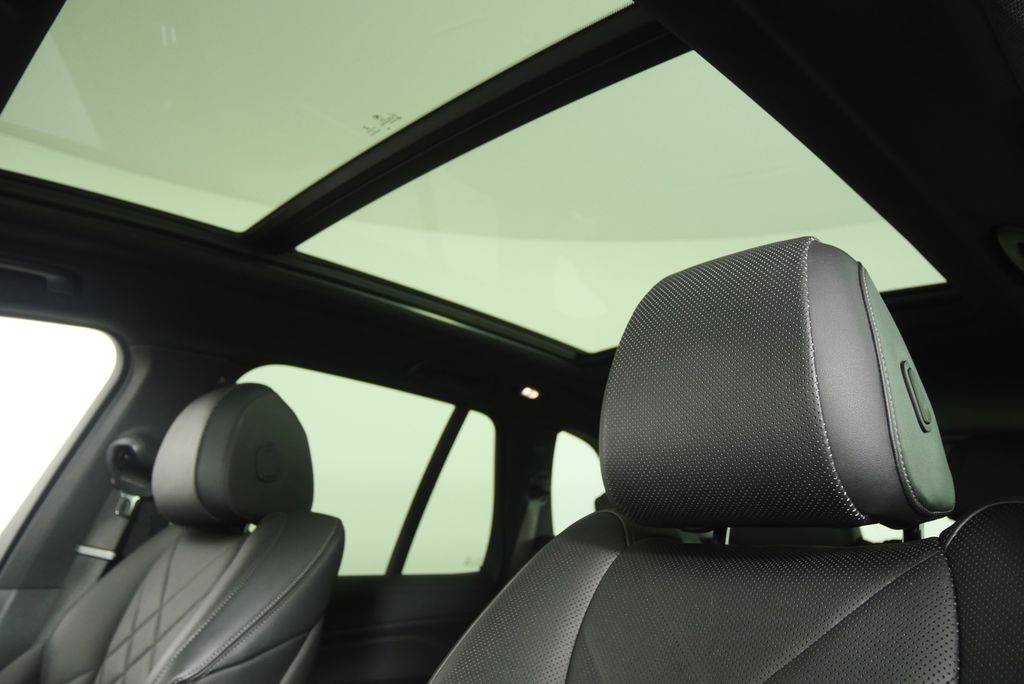 Thumbnail: 2023 BMW X5 - 11