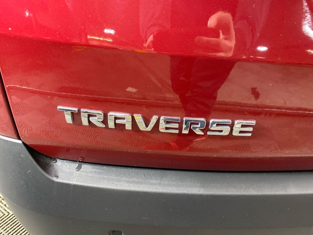 2019 Chevrolet Traverse LT 30