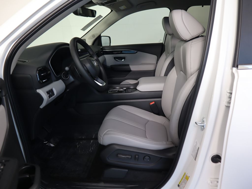 Thumbnail: 2025 Honda Pilot - 19