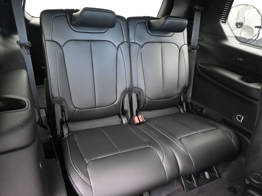 New 2026 Diamond Black Crystal Pearlcoat Jeep Limited image 40