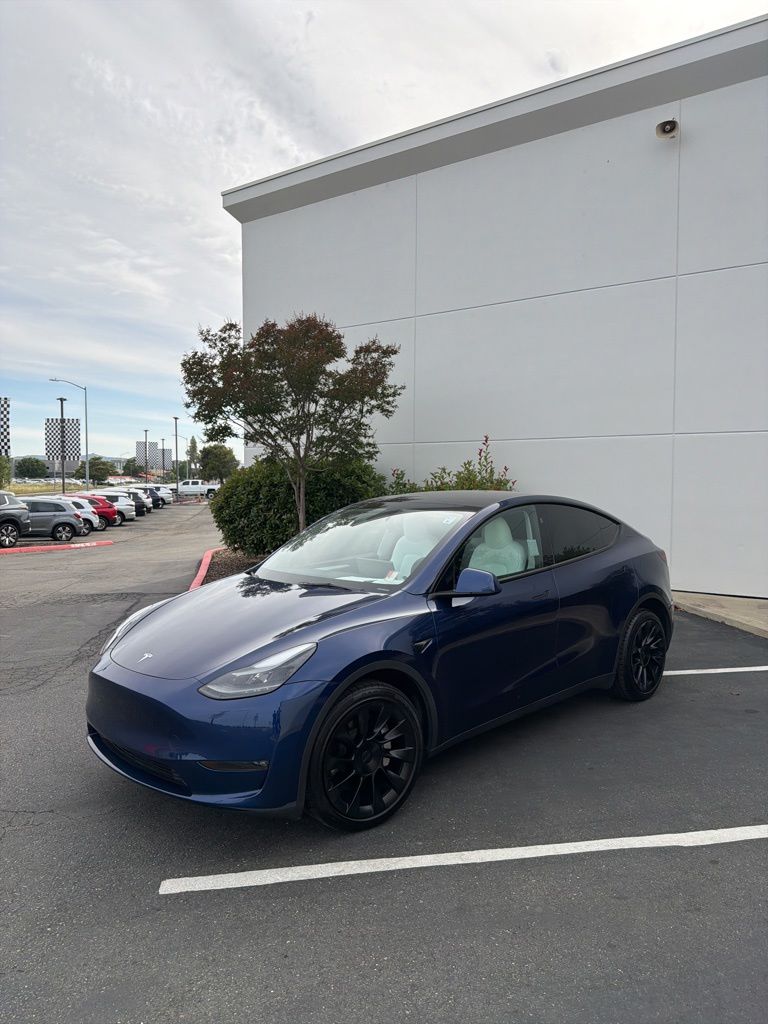 2023 Tesla Model Y Long Range Dual Motor All-Wheel Drive's photo