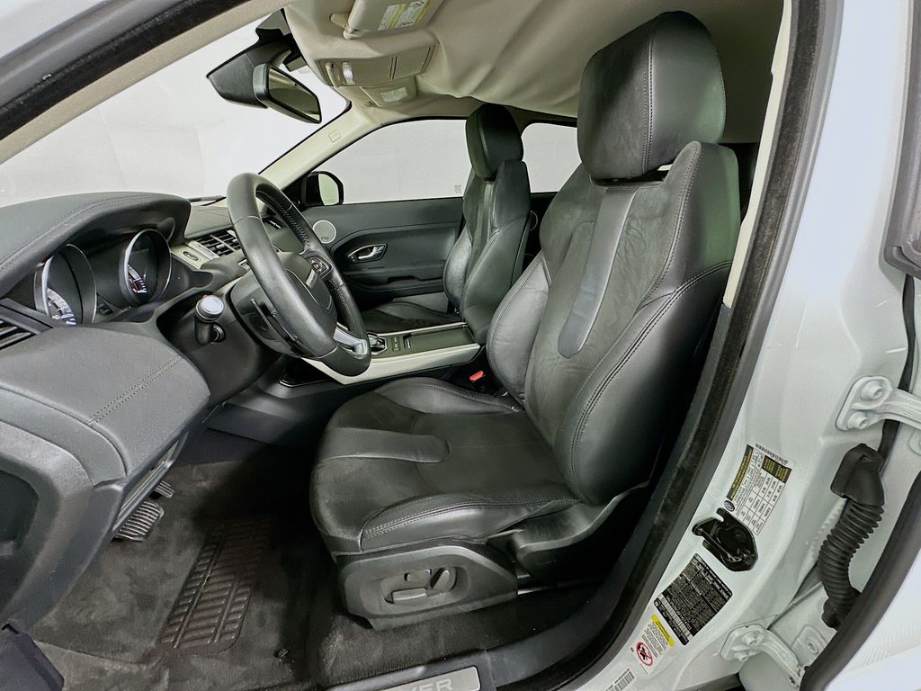 Thumbnail: 2015 Land Rover Range Rover Evoque - 21