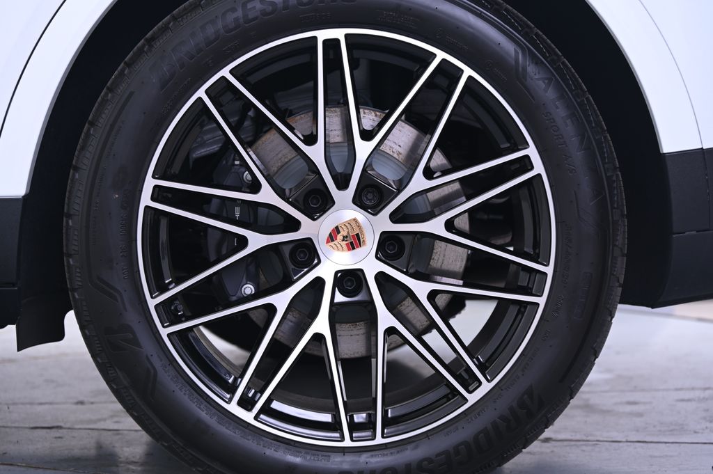 Thumbnail: 2025 Porsche Cayenne - 16