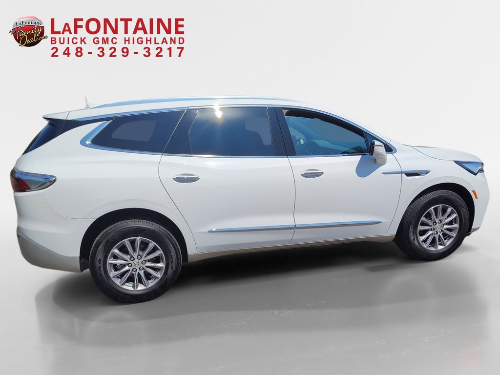 2024 Buick Enclave Essence 8