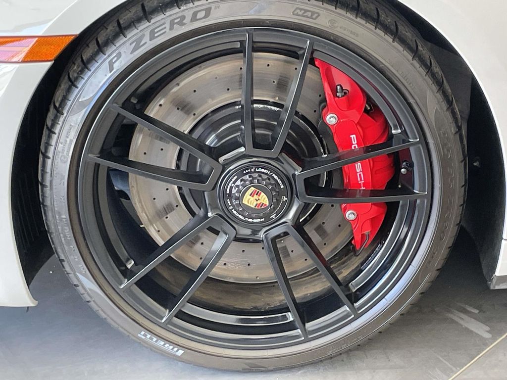 2024 Porsche 911 Carrera GTS - 10