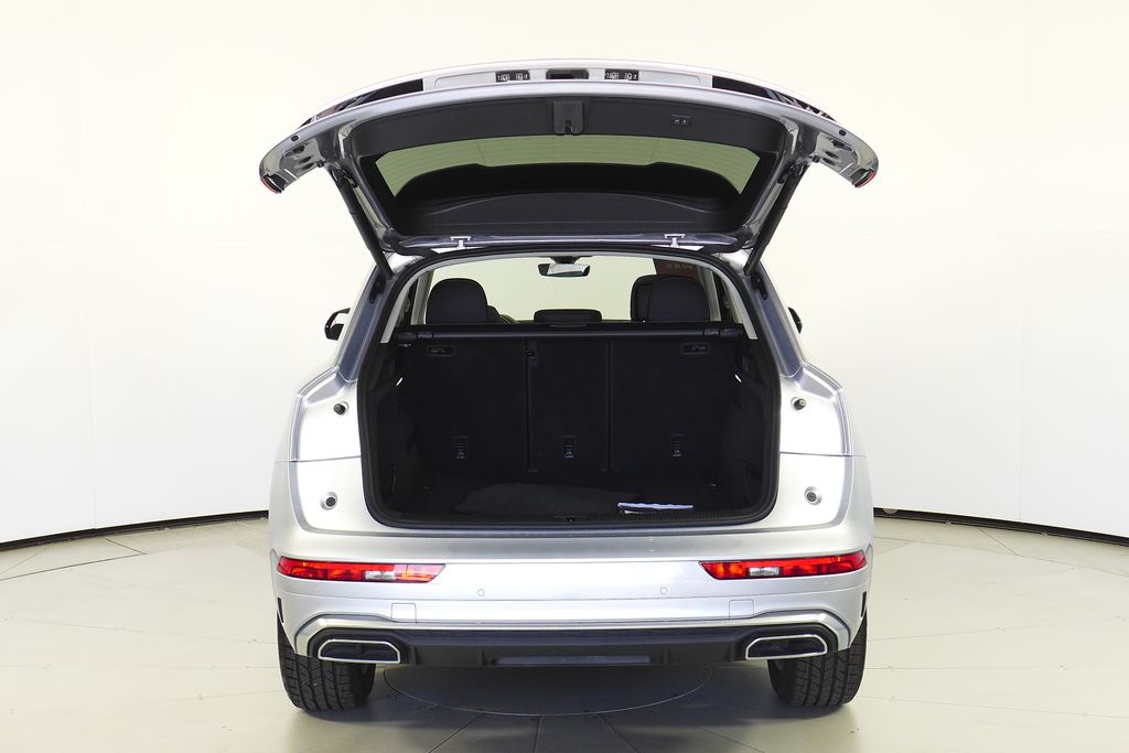 Thumbnail: 2023 Audi Q5 - 10