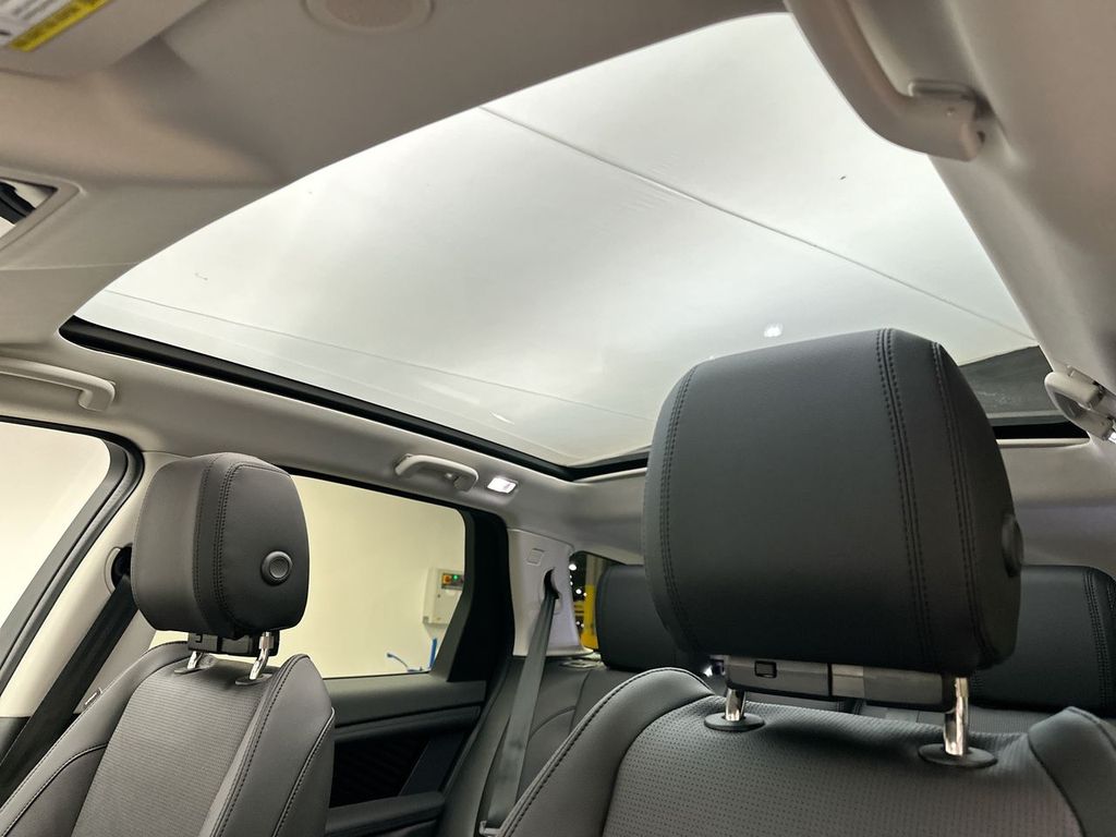 Thumbnail: 2025 Land Rover Discovery Sport - 9