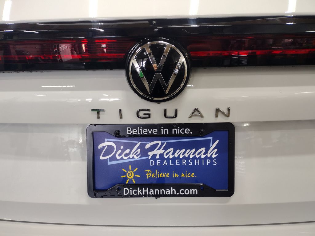 2025 Volkswagen Tiguan 2.0T SE