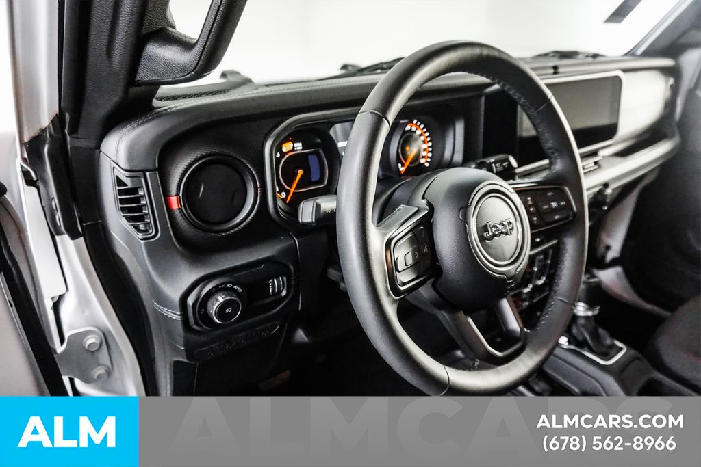 Used 2025 White Jeep Rubicon image 32
