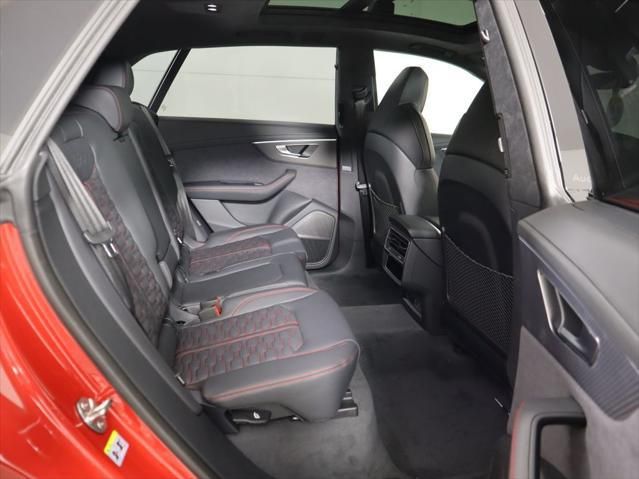 Thumbnail: 2026 Audi RS Q8 - 24