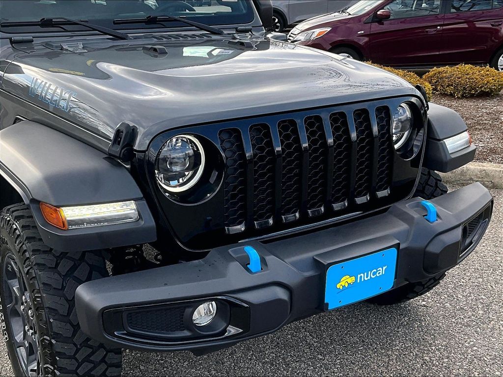 2023 Jeep Wrangler — photo 30