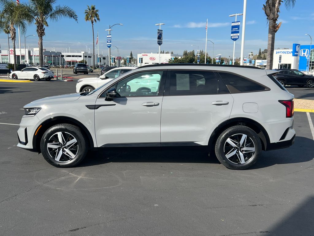 Thumbnail: 2022 Kia Sorento - 7