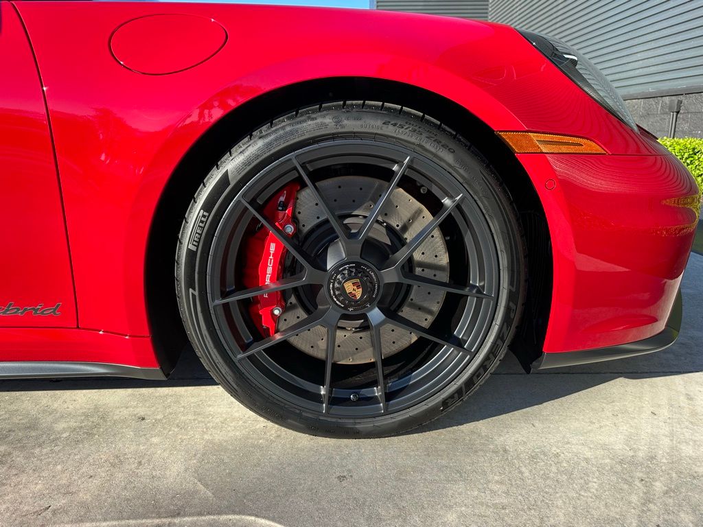 Thumbnail: 2026 Porsche 911 - 15