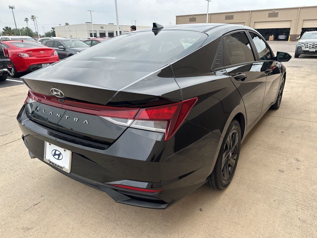 2022 Hyundai Elantra SEL 4