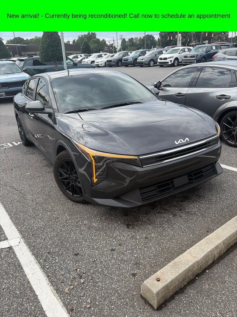 Gray 2025 Kia K4 Sedan Front-Wheel Drive Continuously Variable Transmission