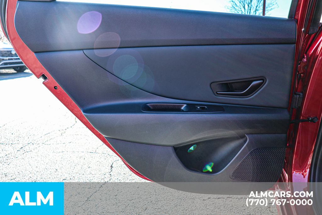 Used 2025 Red Hyundai SEL Sport image 48