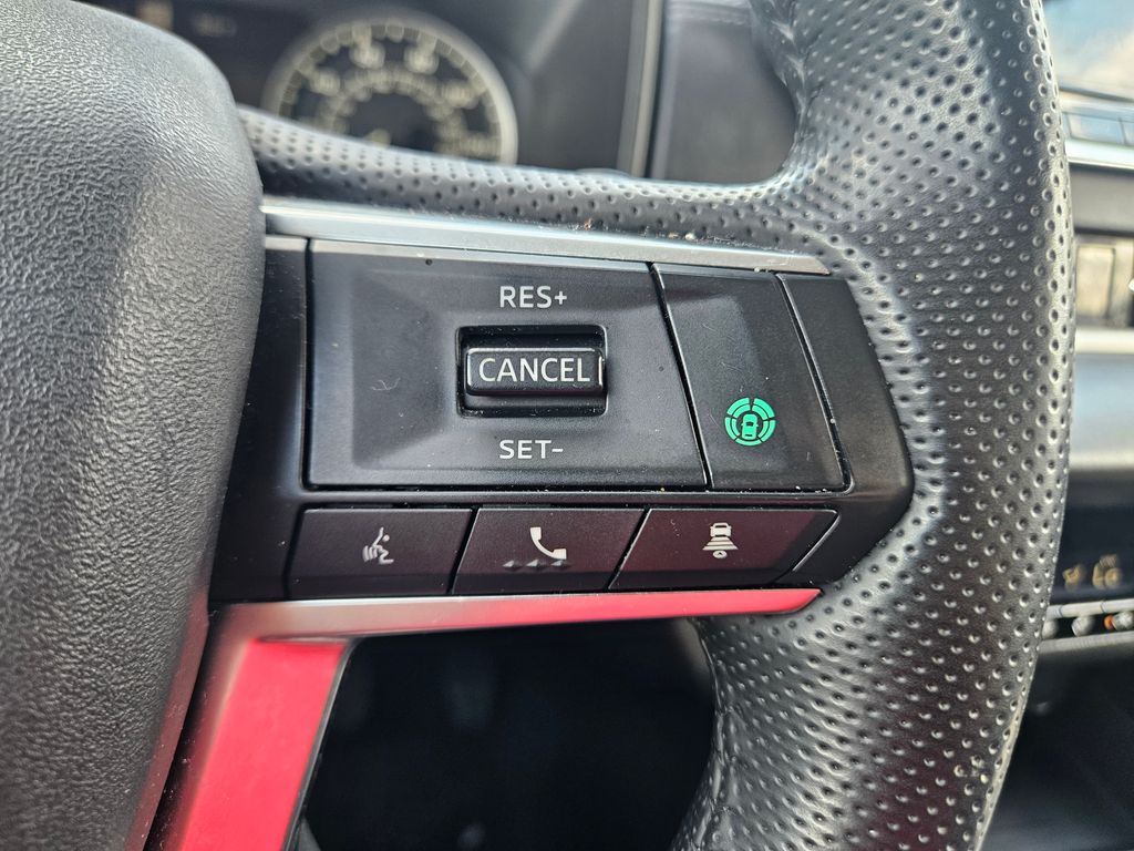 Thumbnail: 2024 Mitsubishi Outlander - 19