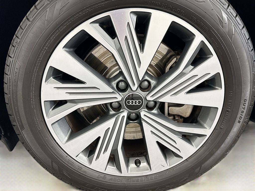 Thumbnail: 2023 Audi Q4 e-tron - 29