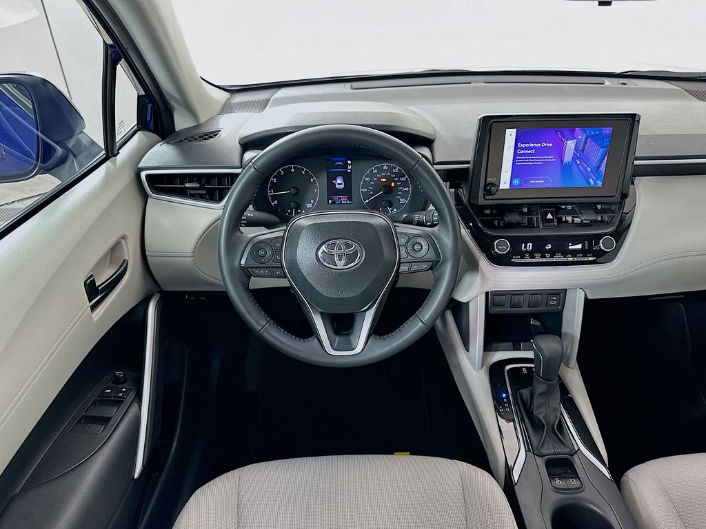 Thumbnail: 2025 Toyota Corolla Cross - 21