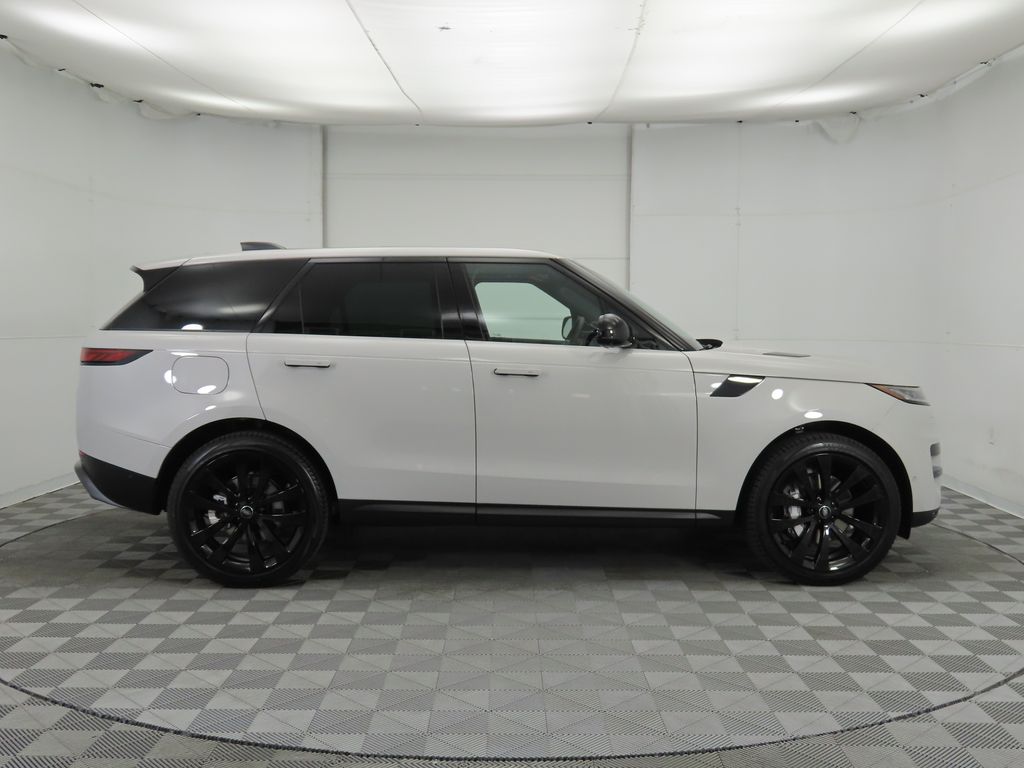 2024 Land Rover Range Rover Sport SE 4