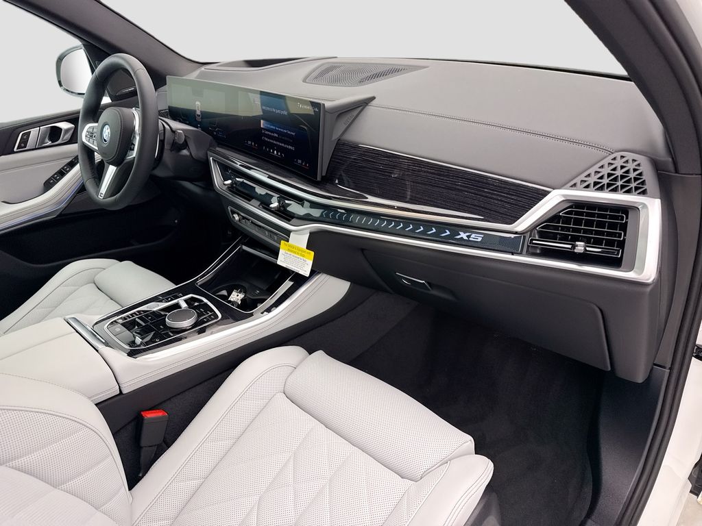 Thumbnail: 2026 BMW X5 - 16