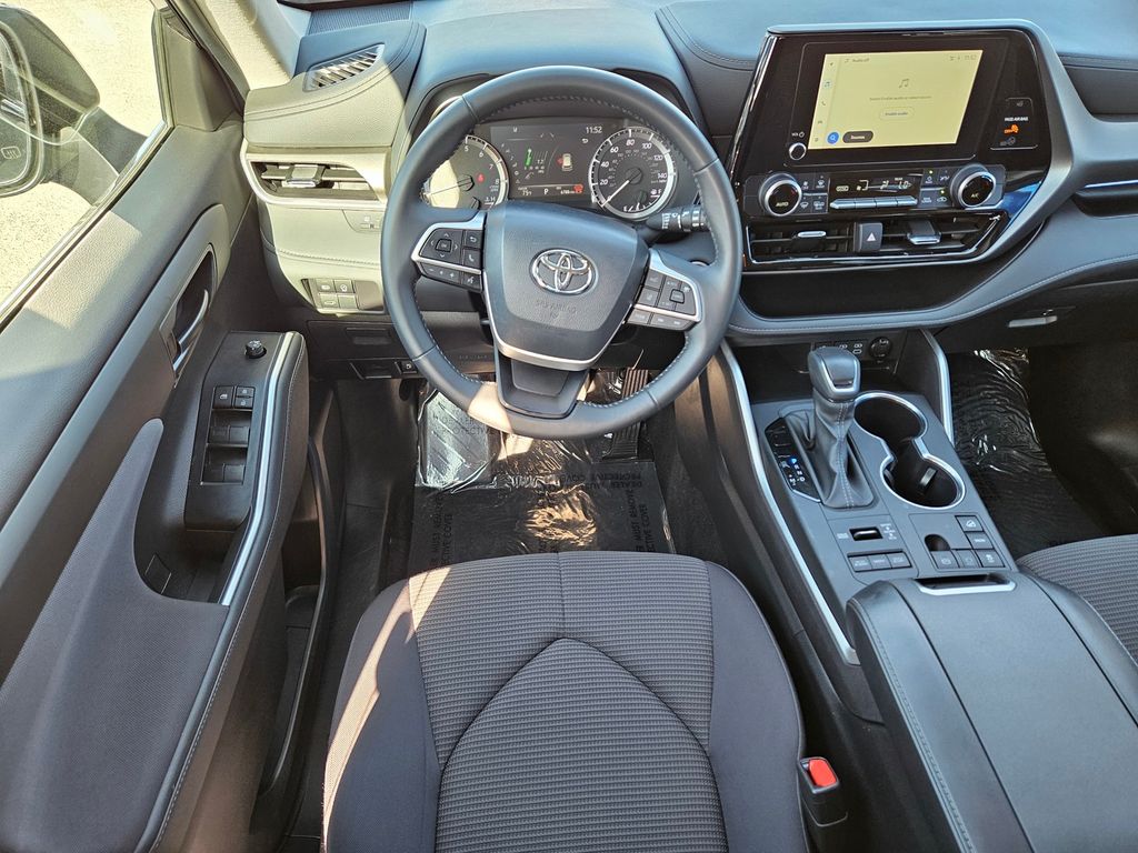 Used Car 2024 Toyota Highlander  Le For Sale Under $35,000 In San Marcos, Texas