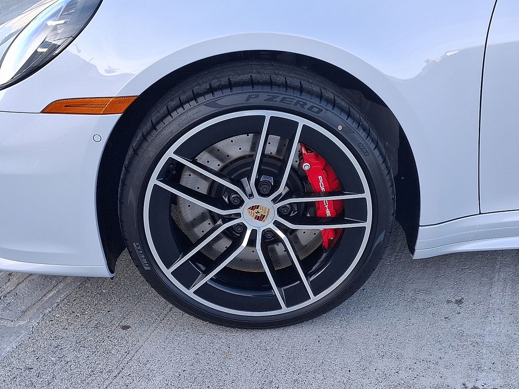 Thumbnail: 2026 Porsche 911 - 10