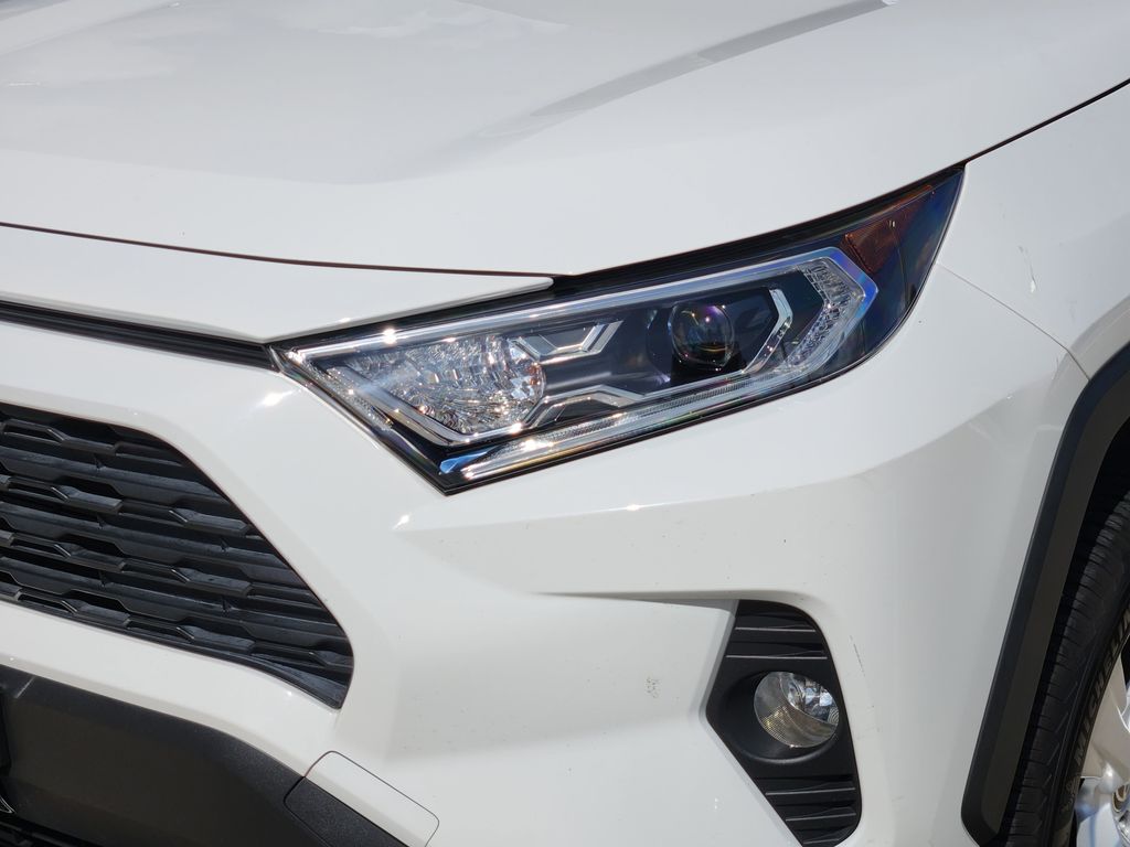 2020 Toyota RAV4 Hybrid XLE White at Community Toyota