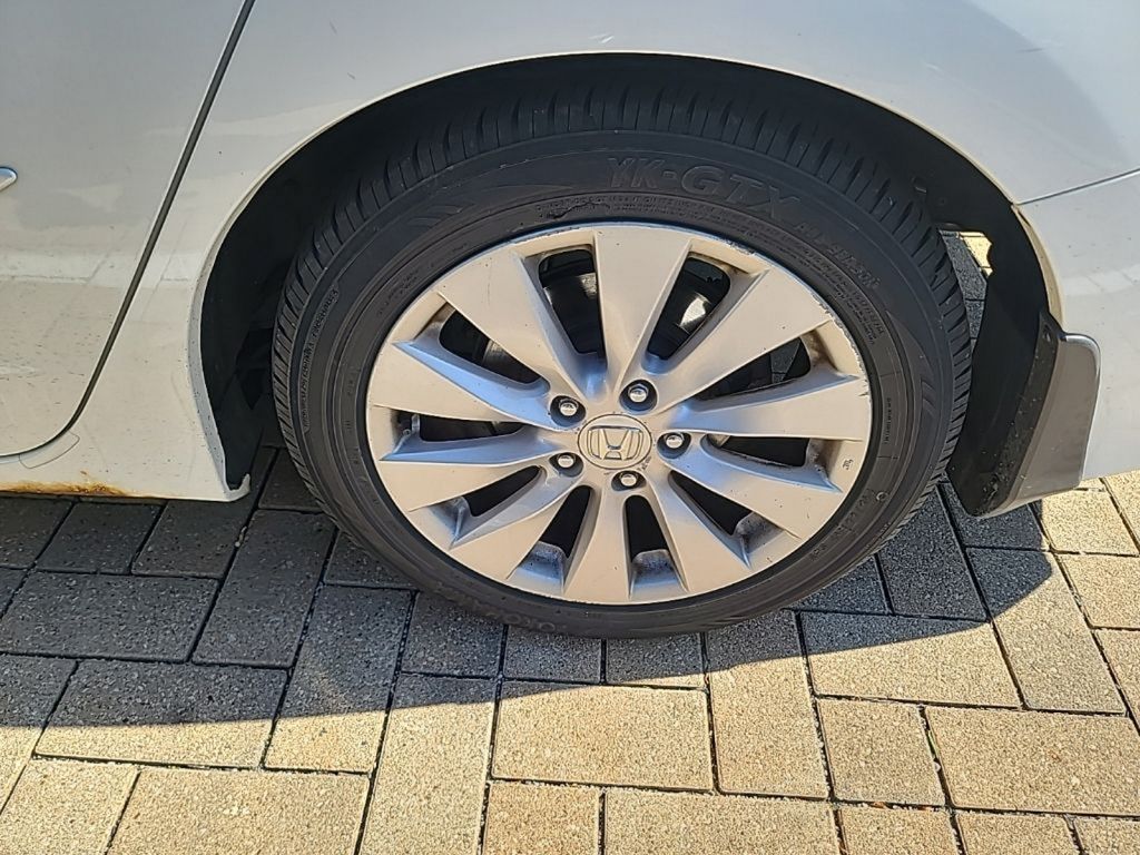 Used 2013 White Honda EX-L image 10