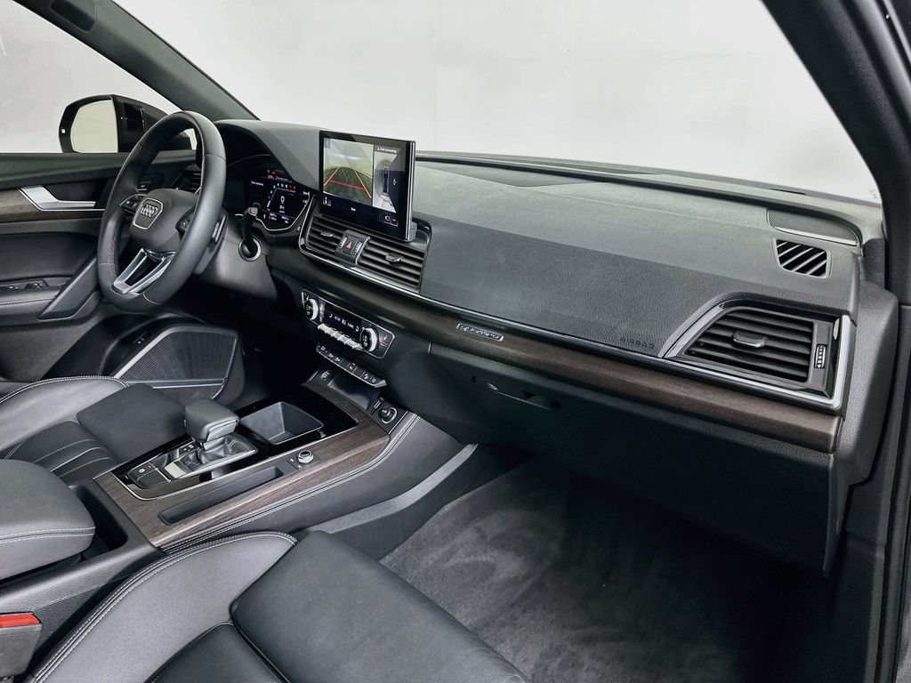 Thumbnail: 2022 Audi Q5 - 30