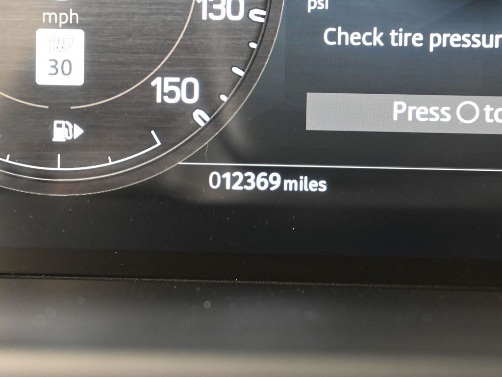 Used 2023 Black Land Rover X image 33