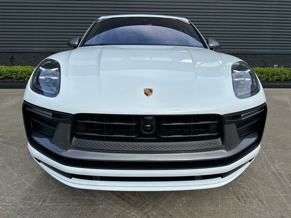 Thumbnail: 2026 Porsche Macan - 8