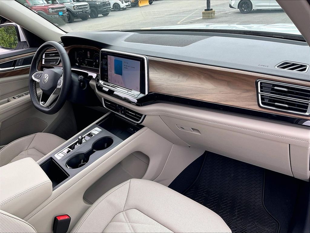 2026 Volkswagen Atlas — photo 10