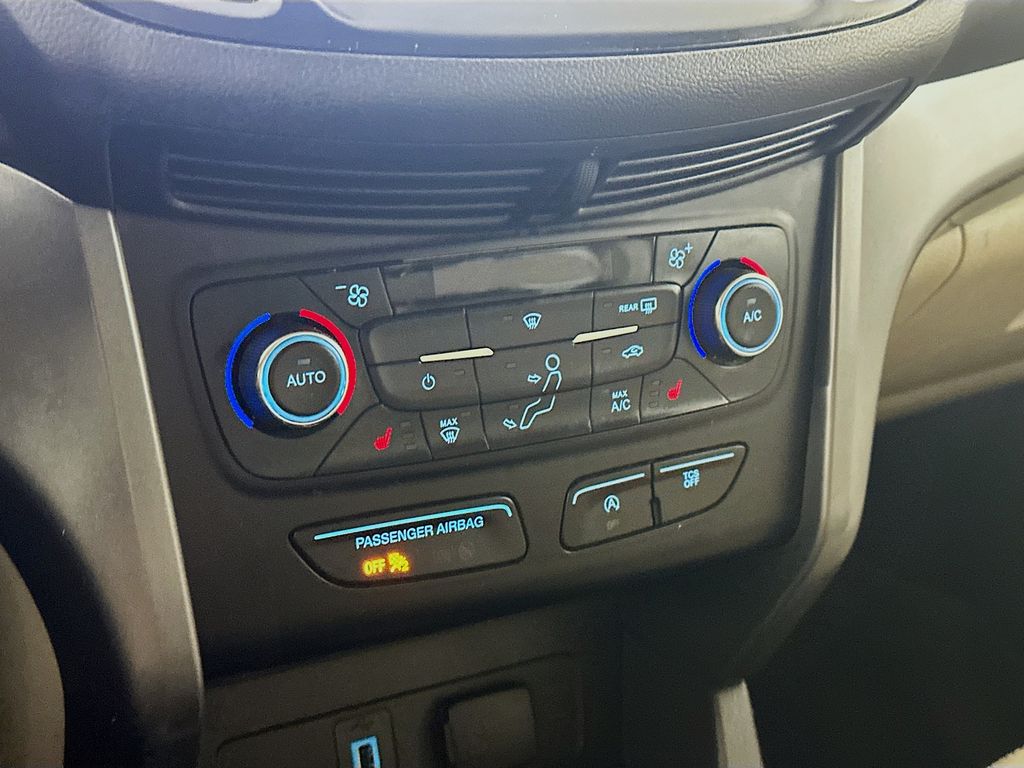 Used 2017 White Ford SE image 18