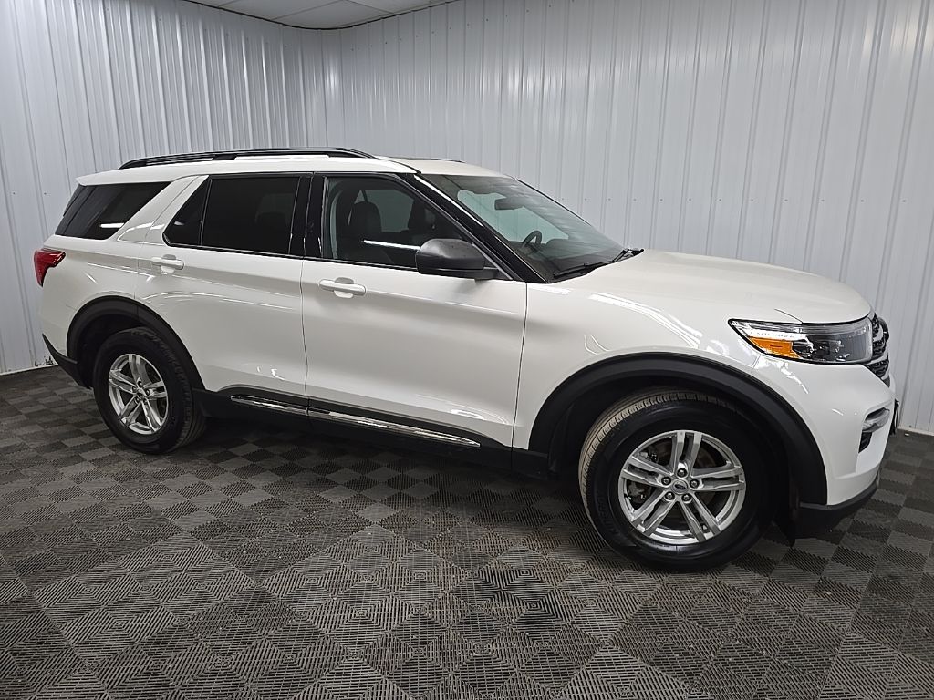 White Metallic 2023 Ford Explorer XLT AWD SUV / Crossover All-Wheel Drive Automatic