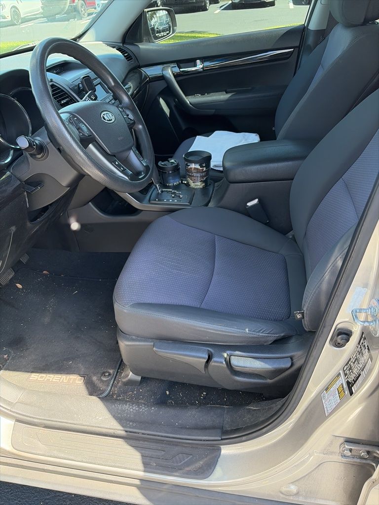 Used 2012 Silver Kia LX image 2