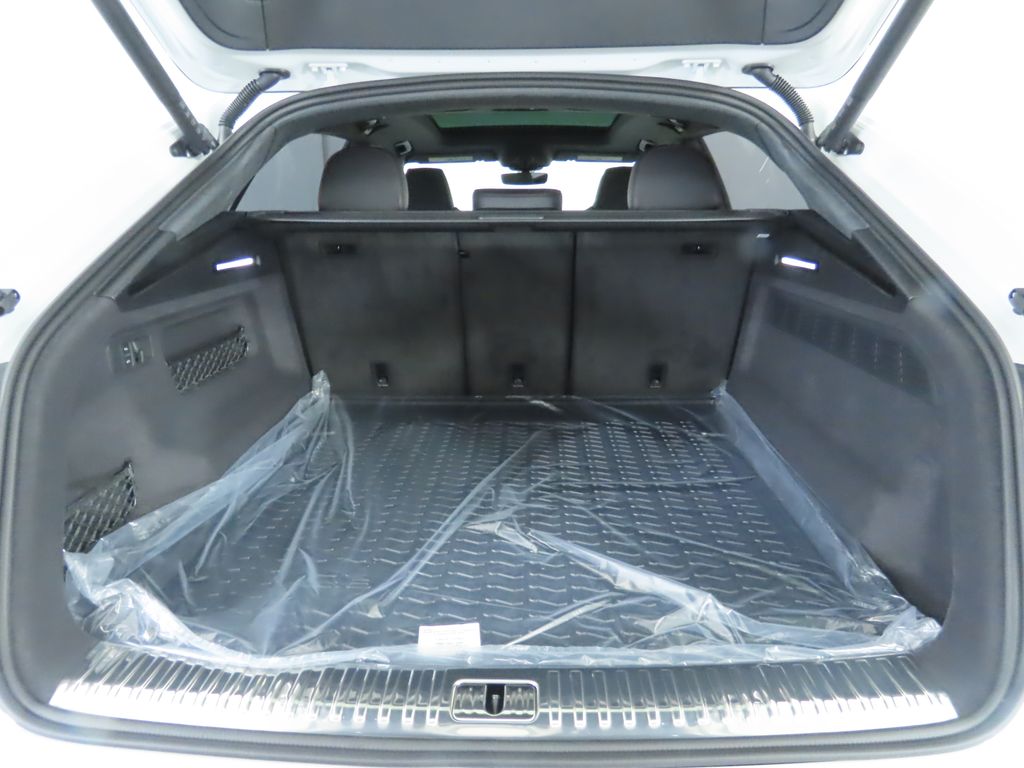 2025 Audi RS Q8 4.0T 30