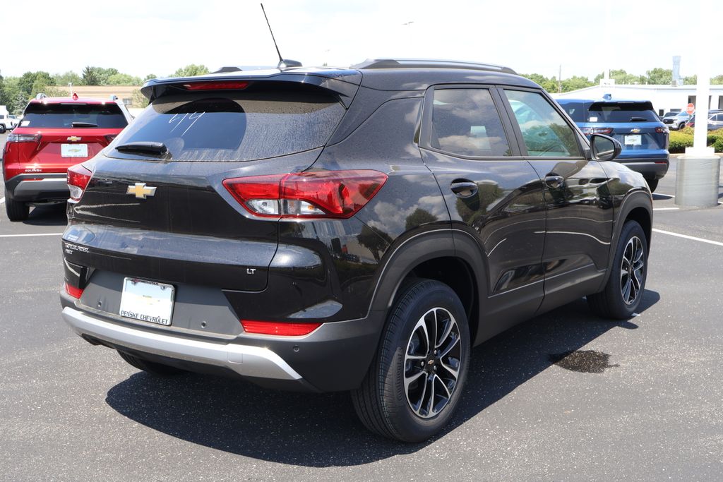 Thumbnail: 2026 Chevrolet TrailBlazer - 8