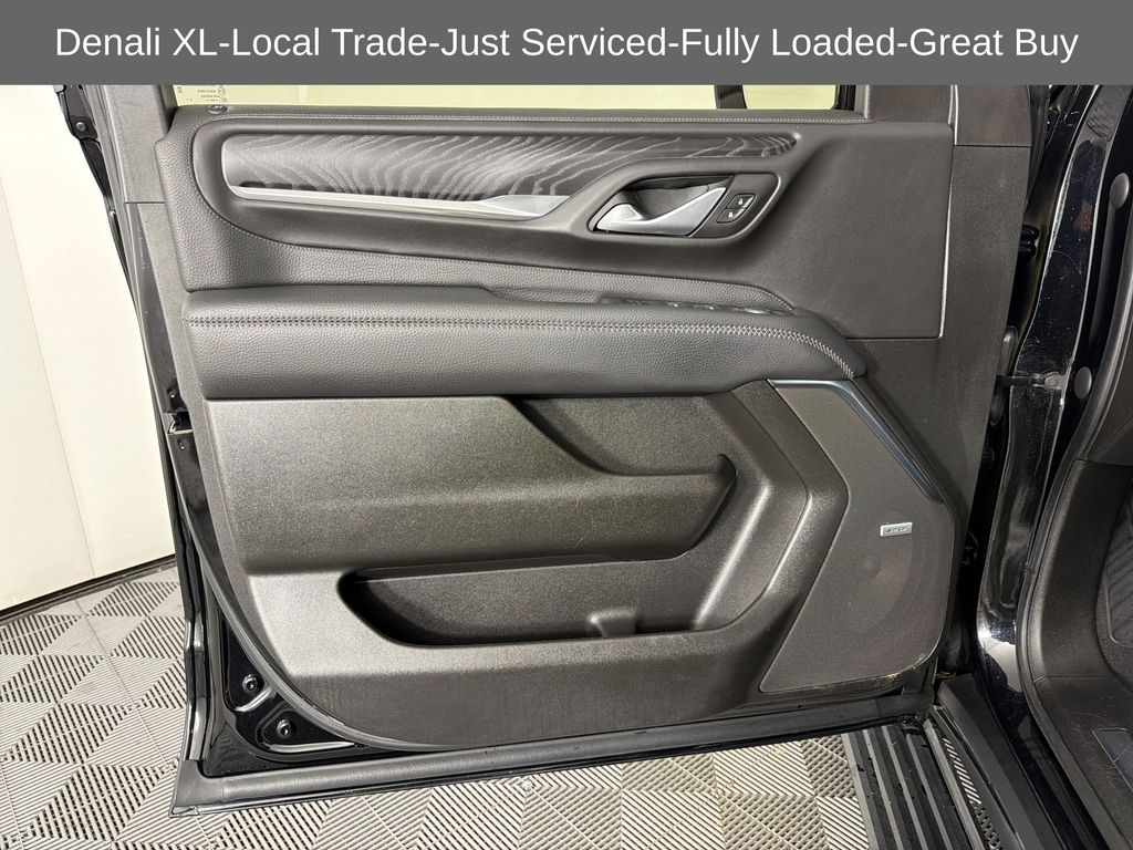 used 2022 GMC Yukon XL car, priced at $52,977