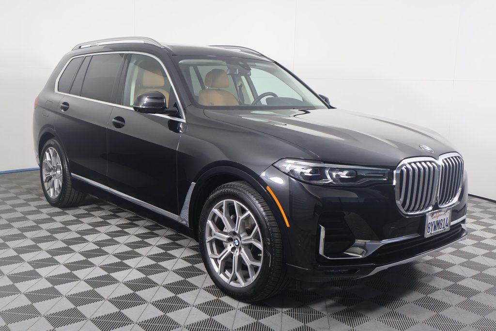 2022 BMW X7 xDrive40i 3