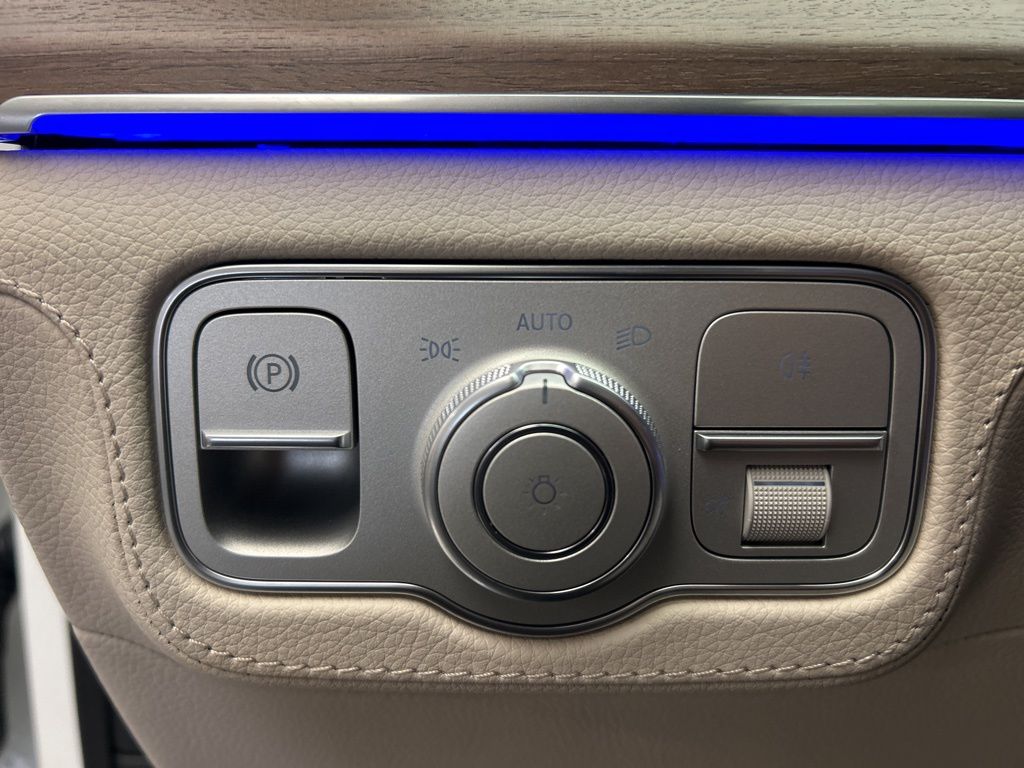 Thumbnail: 2026 Mercedes-Benz GLS - 22