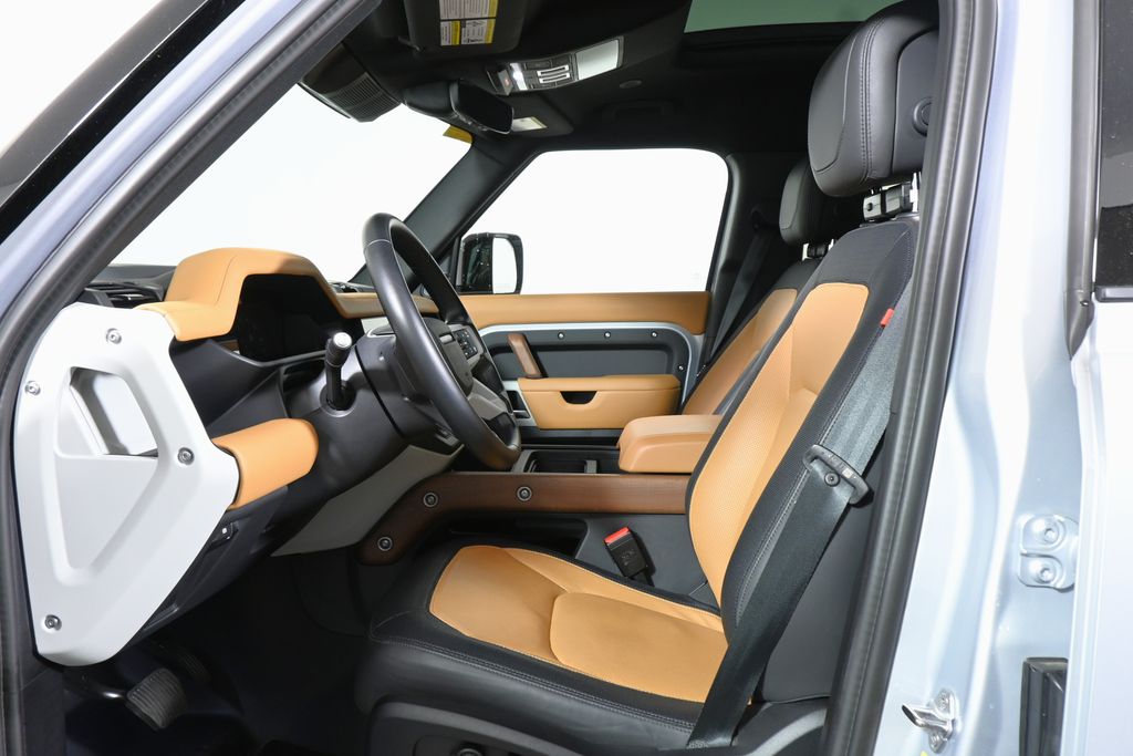 Thumbnail: 2024 Land Rover Defender - 3